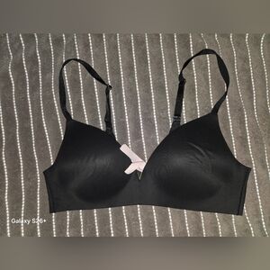 Seamless/Wireless Love Cloud PUSH UP bra from VS
